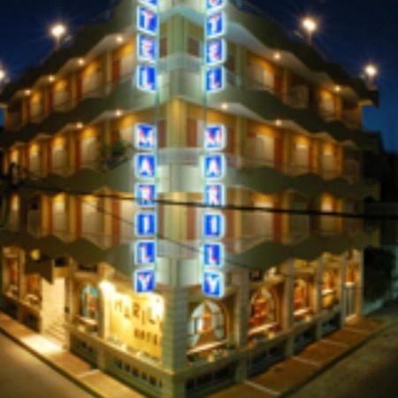 Hotel Marily ปีร์กอส ภายนอก รูปภาพ