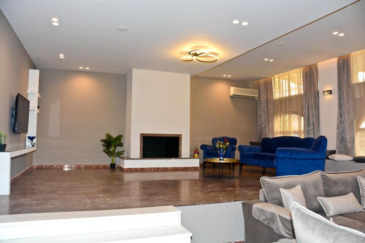 Hotel Marily ปีร์กอส ภายนอก รูปภาพ