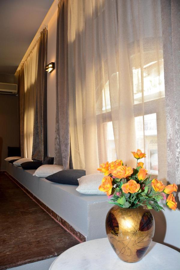 Hotel Marily ปีร์กอส ภายนอก รูปภาพ