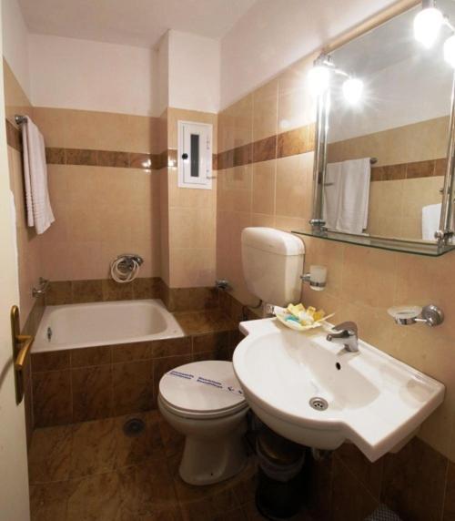 Hotel Marily ปีร์กอส ห้อง รูปภาพ