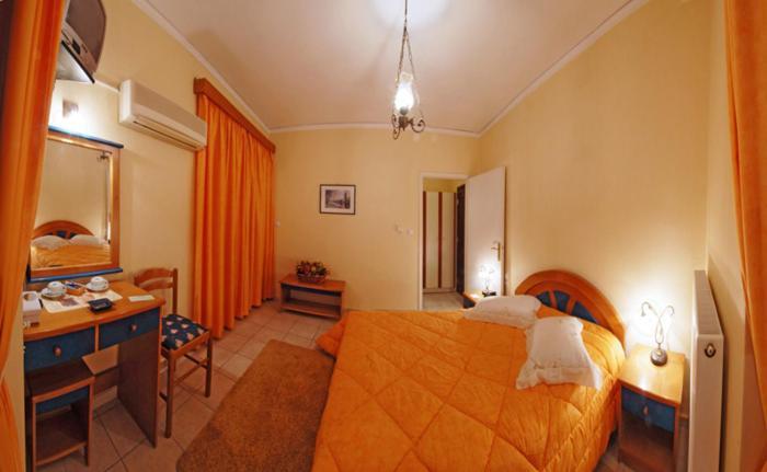 Hotel Marily ปีร์กอส ภายนอก รูปภาพ